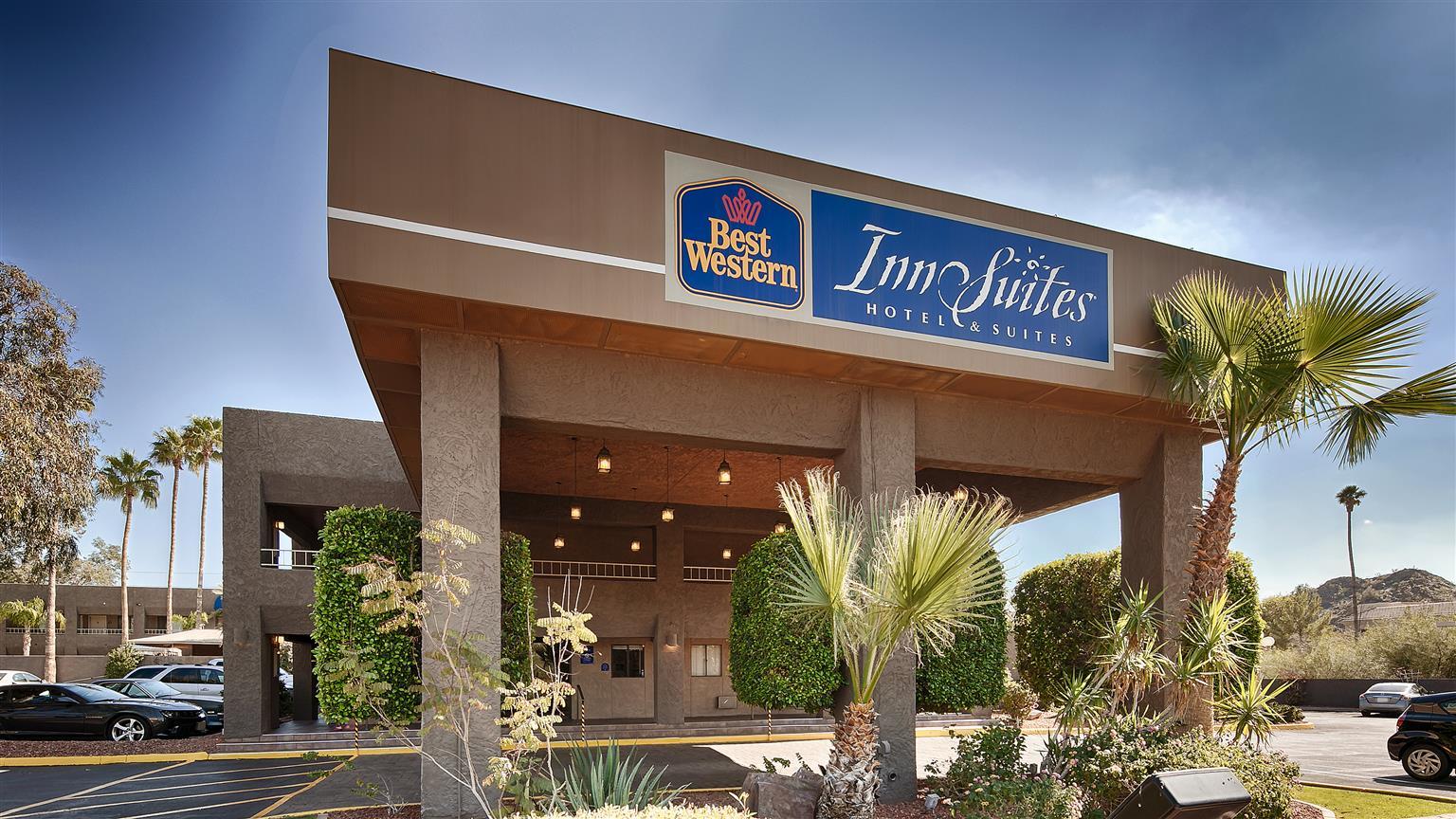 Best Western Innsuites Phoenix Hotel & Suites Bagian luar foto