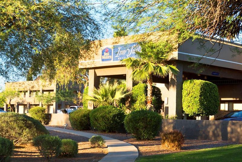 Best Western Innsuites Phoenix Hotel & Suites Bagian luar foto