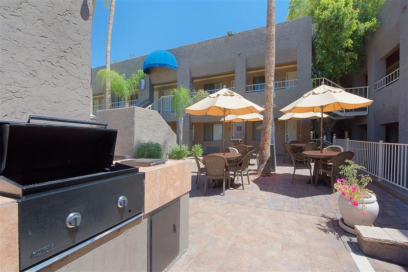 Best Western Innsuites Phoenix Hotel & Suites Bagian luar foto