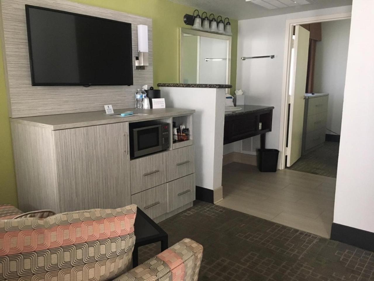 Best Western Innsuites Phoenix Hotel & Suites Bagian luar foto