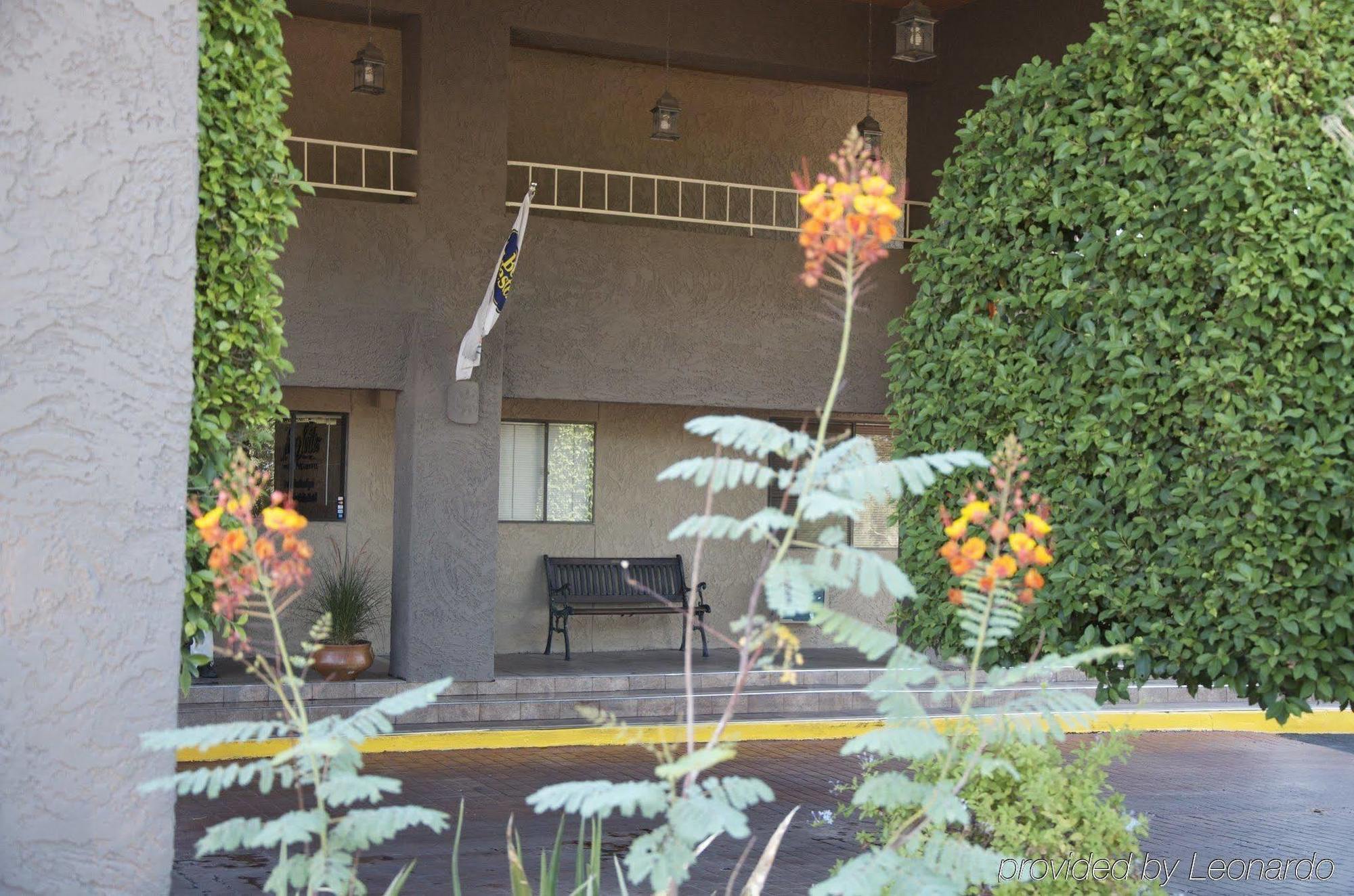 Best Western Innsuites Phoenix Hotel & Suites Bagian luar foto