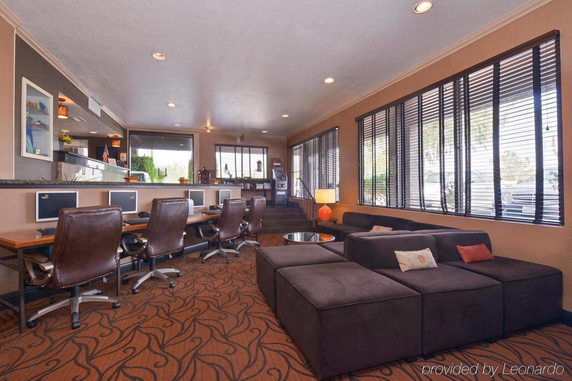 Best Western Innsuites Phoenix Hotel & Suites Bagian luar foto