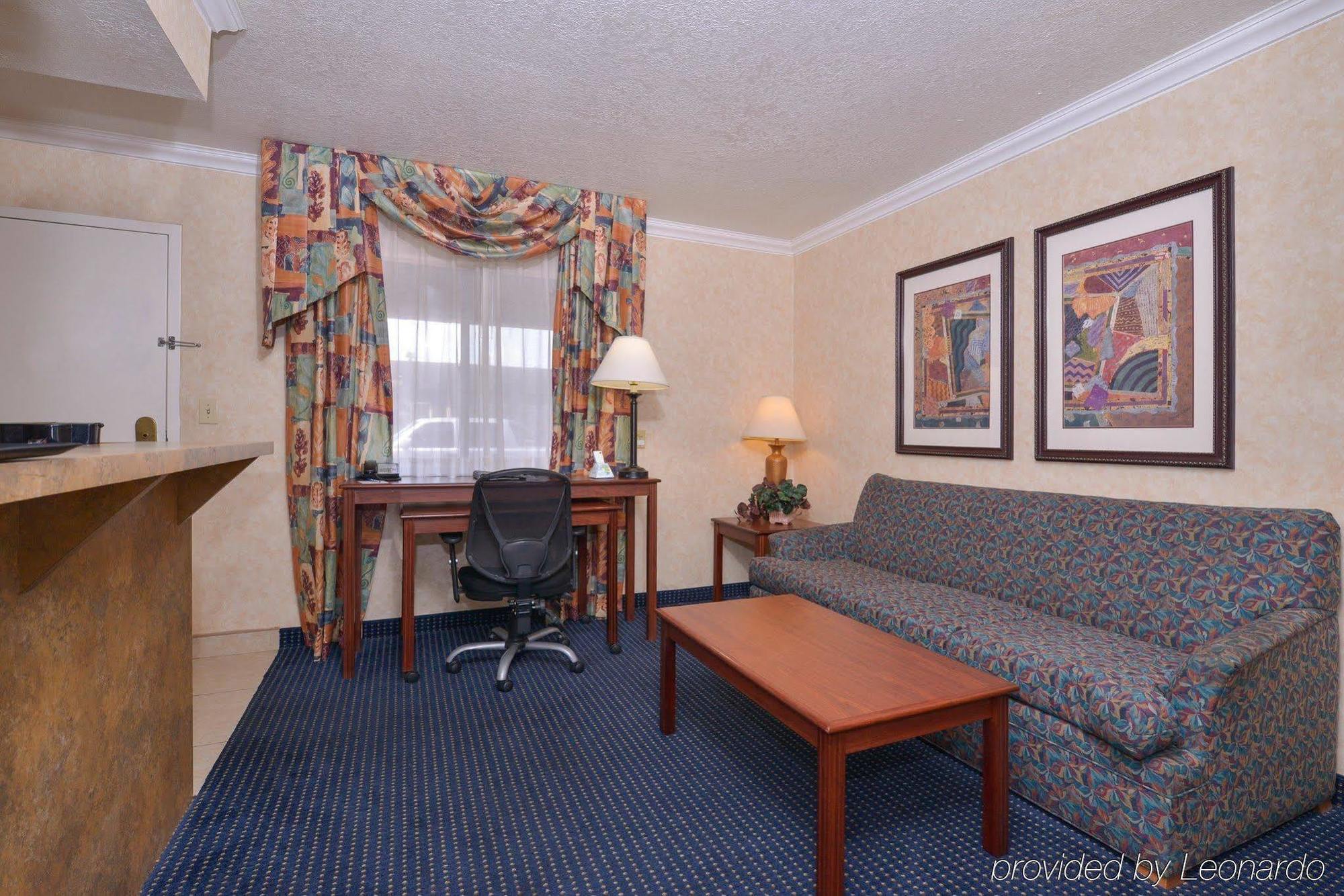 Best Western Innsuites Phoenix Hotel & Suites Bagian luar foto