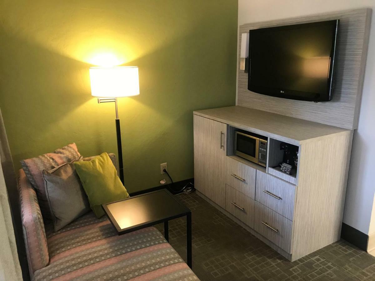 Best Western Innsuites Phoenix Hotel & Suites Bagian luar foto