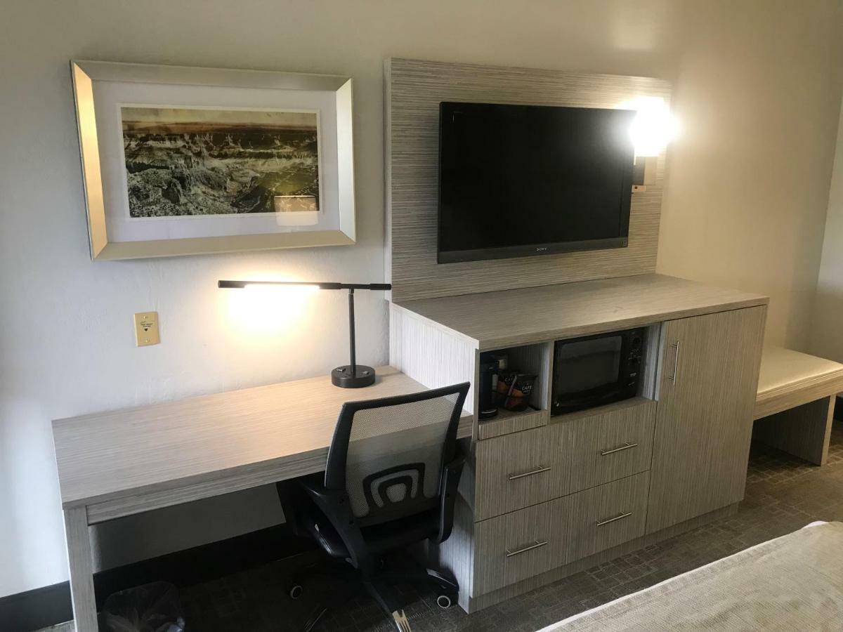 Best Western Innsuites Phoenix Hotel & Suites Bagian luar foto